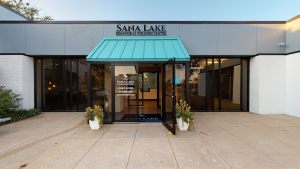 Sana-Lake-Behavioral-Wellness-Center-Urgent-Access-Entrance-and-Lobby-09292020_195010-scaled